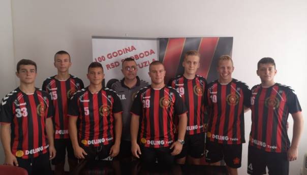 RK Sloboda promovisao sedam šesnaestogodišnjaka u prvi tim