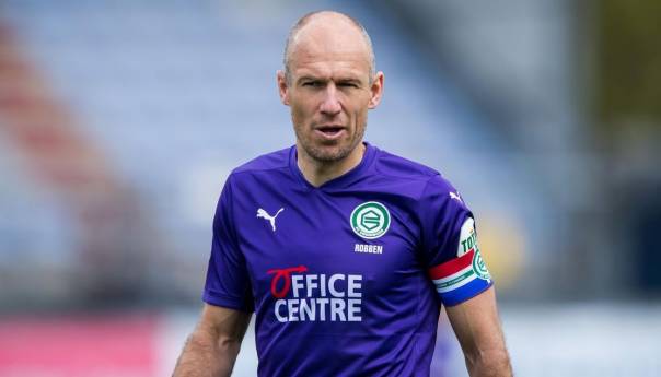 Robben se po drugi put oprostio od igranja nogometa