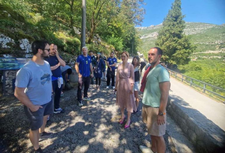 Robert Dacešin vodio poznate travel blogere u biser bh. prirode