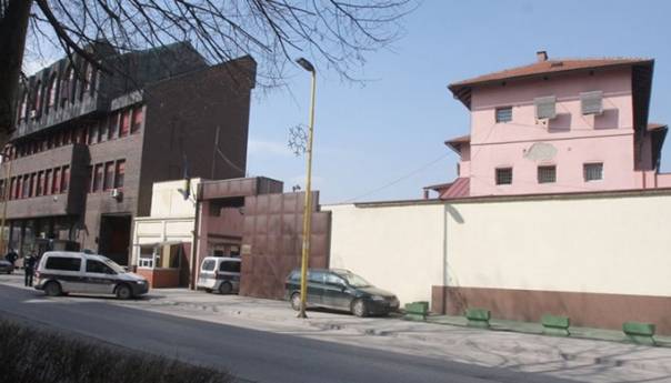 Robijaši bušilicom u KPZ Tuzla probili zid da bi im diler doturio drogu