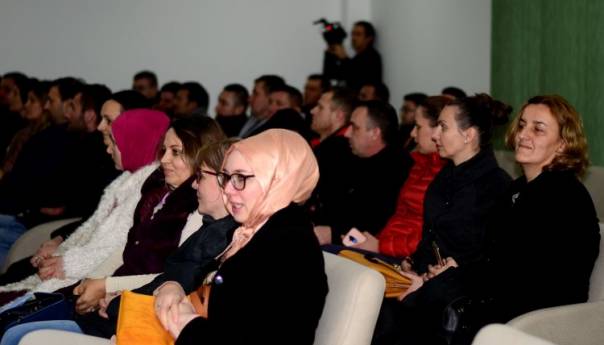 Roditelji bošnjačke djece u Srebrenici nastavljaju borbu za svoja prava