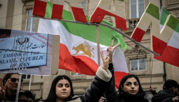 Roditelji izbezumljeni zbog navodnog masovnog trovanja djevojčica u Iranu