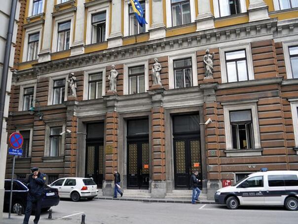 Roditelji-monstrumi koji su bebu izgladnjivali do smrti dobili 14 godina zatvora