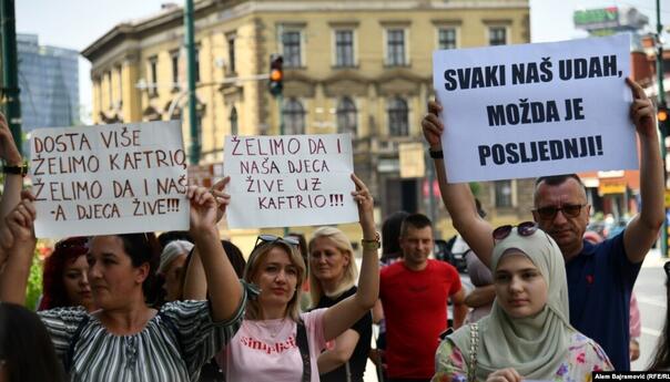 Roditelji oboljele djece danas ispred Vlade FBiH