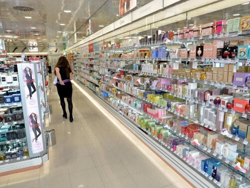 Roditelji tjerali vlastitu djecu da kradu, zaštitar im osujetio plan