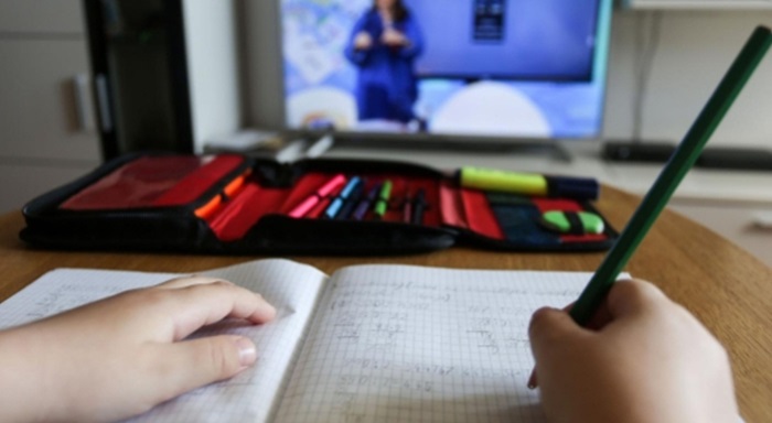 Roditelji u RS traže 500 KM naknade u slučaju ponovne nastave na daljinu