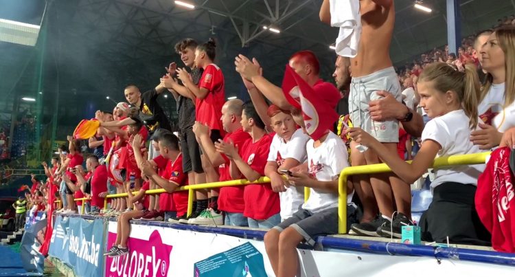 Rođeni sa Grbavice ispraćeni uz aplauz i pjesmu