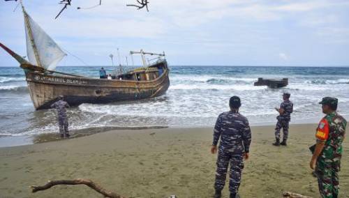 Rohinja izbjeglice stigli do Indonezije nakon mjesec dana na moru
