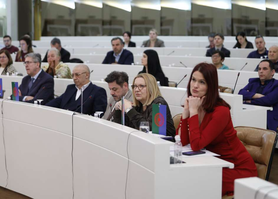 Romi u BiH bez priznanja i pravde: Predstavljen izvještaj o sistemskom stradanju 1992-1995.