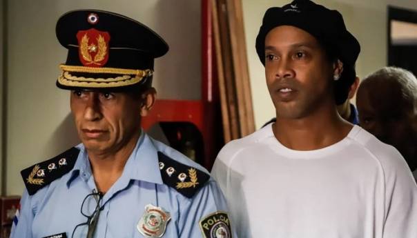 Ronaldinho pušten iz zatvora u Paragvaju nakon 32 dana