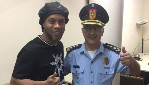 Ronaldinho u dobrom raspoloženju u paragvajskom zatvoru