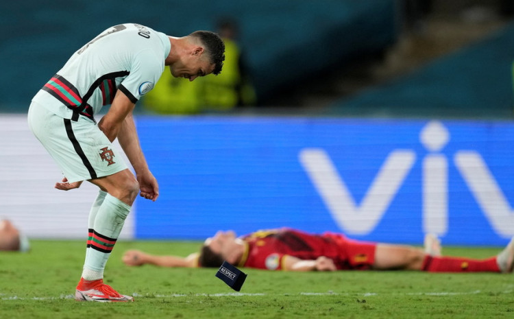 Ronaldo ponovo bacio i šutirao kapitensku traku, navijači ljuti