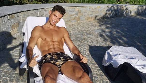 Ronaldo fotografijom oduševio pratioce, milion lajkova za 10 minuta