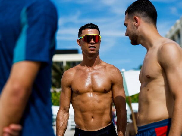 Ronaldo pokazao mišiće na plaži na Floridi