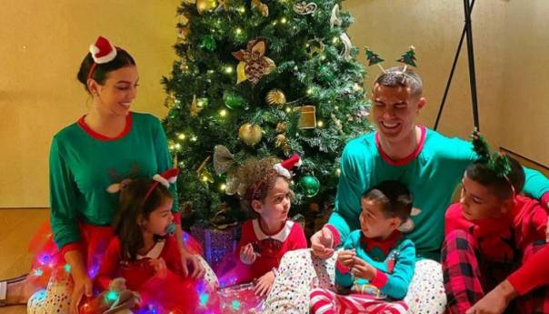 Ronaldo s porodicom u Dubaiju slavi Božić