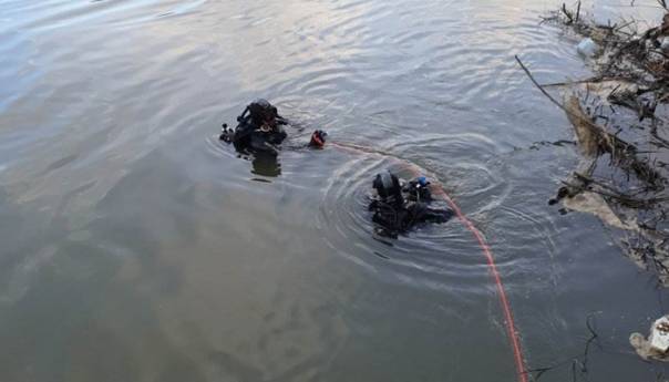 Ronioci u Savi pronašli vozilo s tijelom jedne osobe