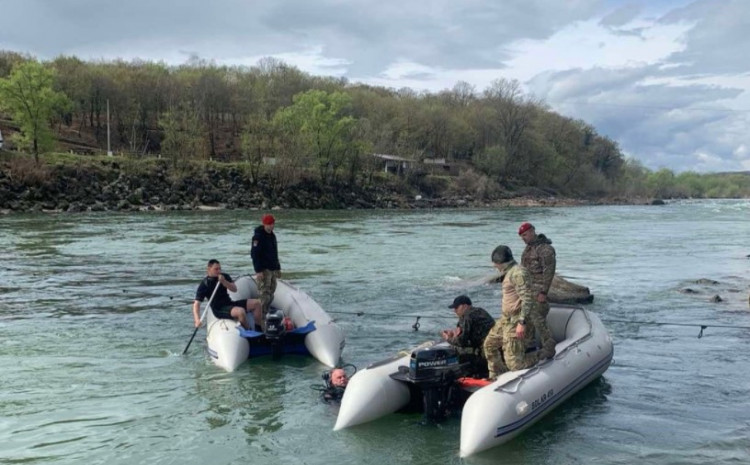 Ronioci u Vrbasu tragaju za oružjem kojim je ubijen Bašić