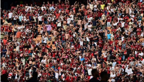 "Rosoneri" igraju utakmicu sezone, autobus sa igračima jedva se probio do "San Sira"
