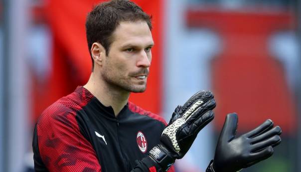 Rossoneri odnijeli bod iz Firence: Begović sjajan u debiju