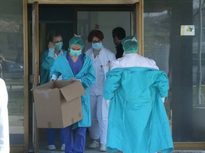 RS: Raste broj hospitalizovanih, zdravstveni radnici premoreni