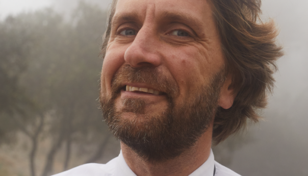 Rubenu Östlundu Počasno Srce Sarajeva