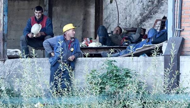 Rudari sinoć napustili jame, ali proizvodnja i dalje u prekidu