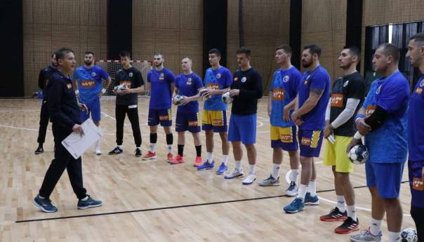 Rukometaši BiH počeli pripreme za susrete sa Slovenijom i Crnom Gorom