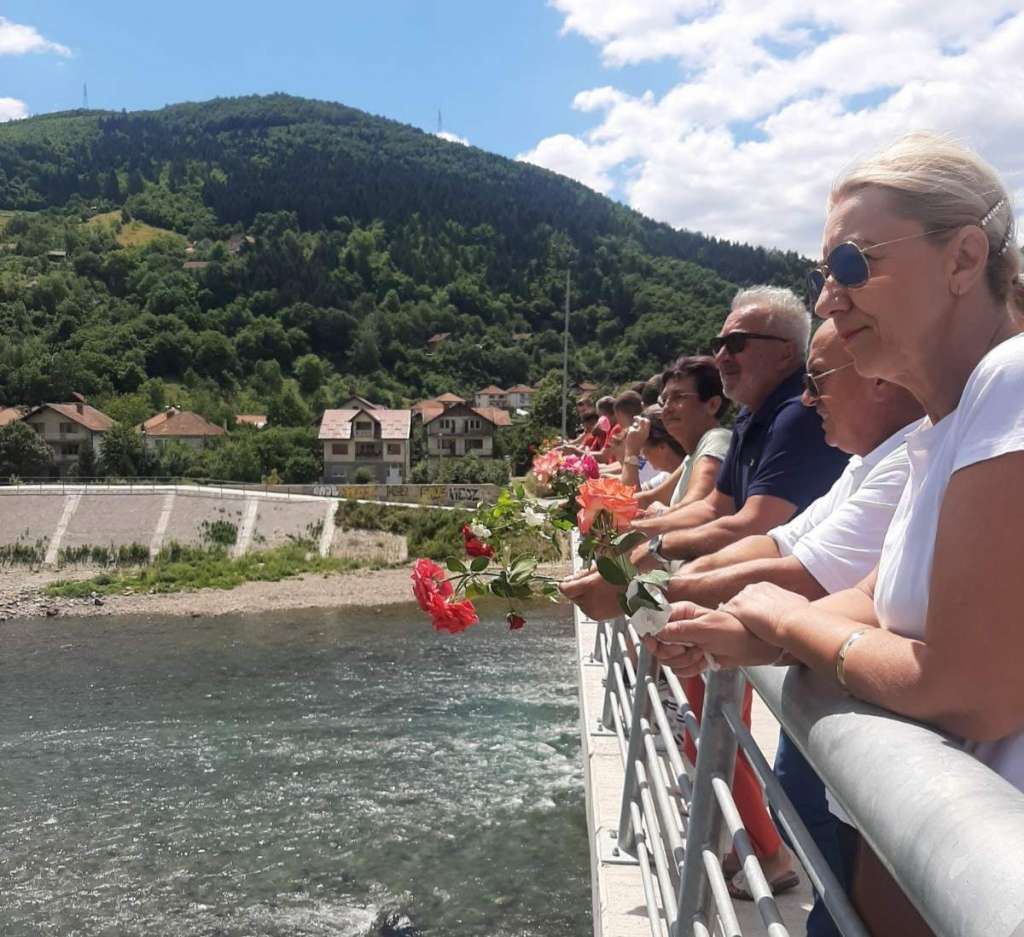 Rukometaši Radničkog iz Goražda odali počast žrtvama genocida