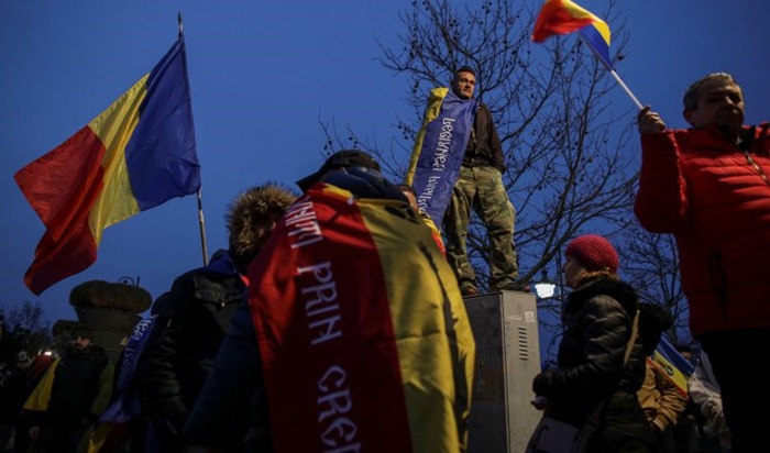 Rumuni prosvjedovali protiv mjera, prozivali “medicinske diktatore”