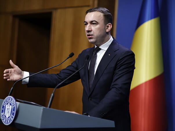 Rumunija mora da preuzme kontrolu nad Lukoilovom rafinerijom