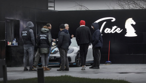 Rumunske vlasti zaplijenile luksuzne automobile s imanja Andrewa Tatea