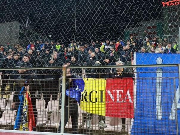 Rumunski navijači provocirali "Srbija, Srbija" pa dobili batine od zeničke policije