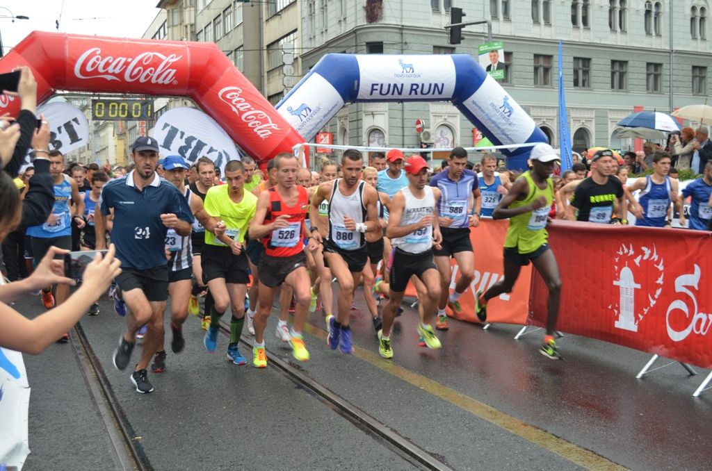 Foto: 'Run Fest Sarajevo 2023': Takmičari iz Kenije pobjednici polumaratona
