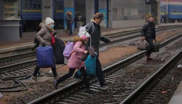 Prekinuta evakuacija iz Mariupolja: Rusi pucaju uprkos primirju
