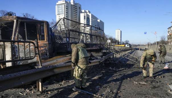 Rusi napadaju Kijev, slabo napreduju