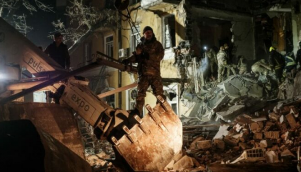 Rusi napadaju Ukrajince termitnom kišom koja topi ljudsko meso i beton