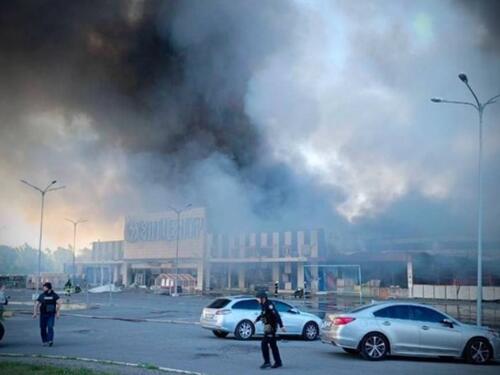 Rusi napali tržni centar u Harkivu: 'Pouzdano znamo da je dvoje ljudi poginulo'