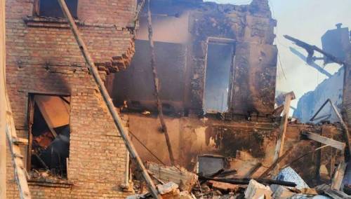 Rusi nastavljaju napad na branitelje u čeličani u Mariupolju