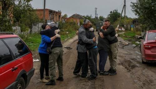 Rusija će evakuisati civile iz Hersona, Ukrajinci i dalje napreduju