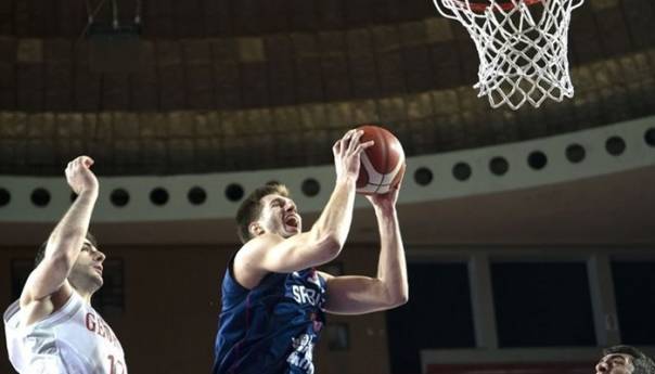 Rusija i Srbija rutinskim pobjedama osigurale plasman na Eurobasket