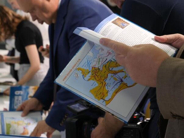 Rusija izdala kontroverzan udžbenik u kojem se tvrdi da je 'bila prisiljena' napasti Ukrajinu