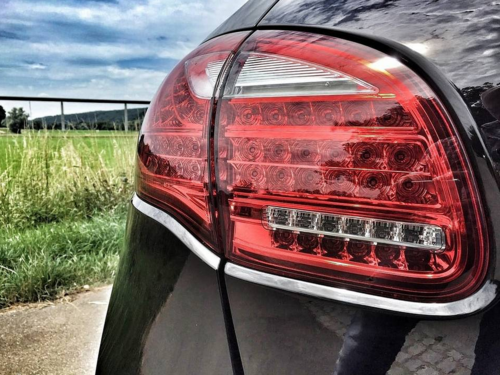 Rusija: Na stotine luksuznih automobila odjednom prestali raditi