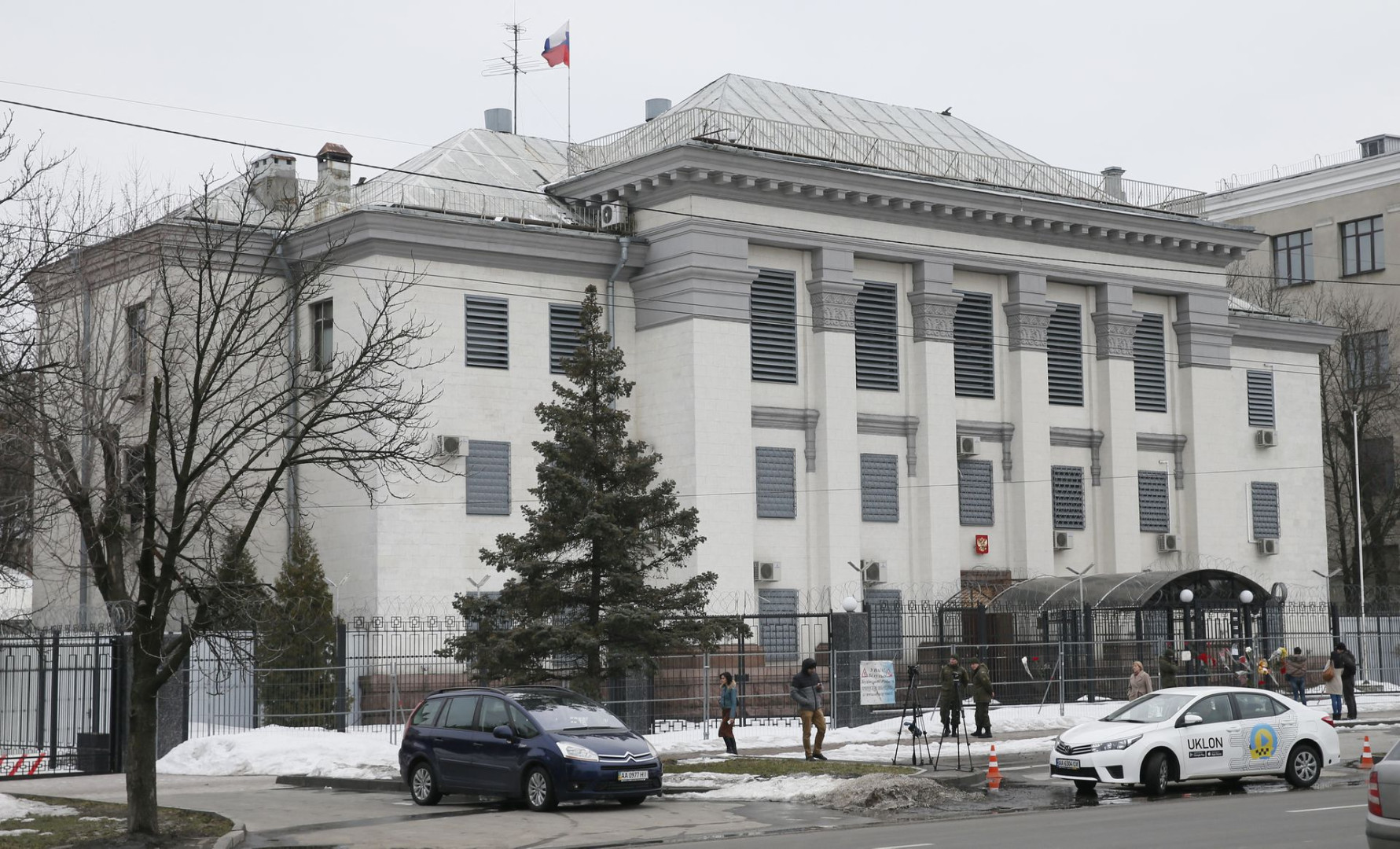 Rusija počela evakuacija osoblja iz ambasade u Kijevu