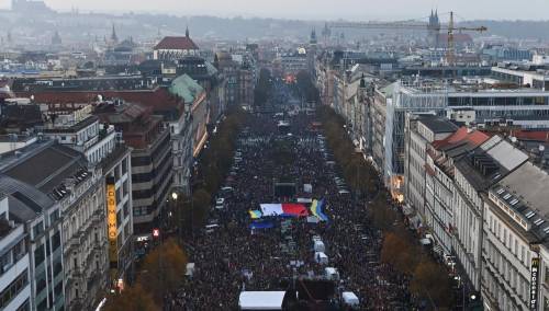 Rusija raspiruje masovne proteste u Pragu
