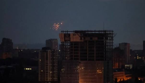 Rusija tokom noći pokrenula zračne napade širom Ukrajine