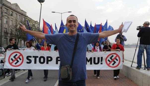 Rusija ulaže ozbiljne resurse u nemirenje Srbije s ratnom prošlošću i time je drži dalje i od EU i od NATO-a, ali i od regiona