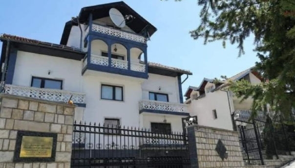 Rusija uz zvaničnike RS: Sankcije su za prezir