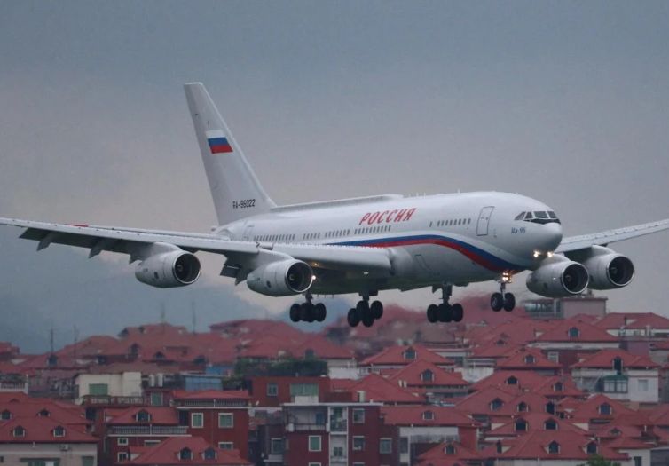 Ruska ministrica nije došla na Papinu inauguraciju, avion se okrenuo i vratio u Moskvu