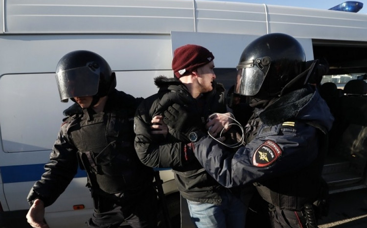 Ruska policija privela četvoro novinara zbog podsticanja na antivladine proteste
