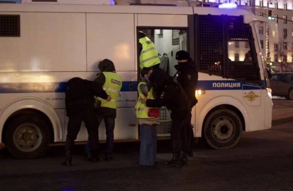 Ruska policija rastjeruje demonstrante u Moskvi